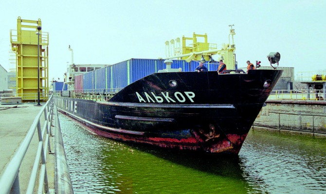 Интенсивность судоходства на Днепре в январе-апреле выросла на 78%