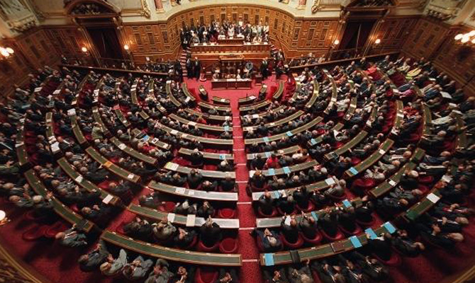 Парламент Франции предлагает правительству снять санкции с РФ