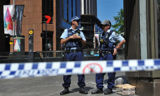 В Сиднее неизвестный открыл стрельбу у торгового центра, есть жертвы