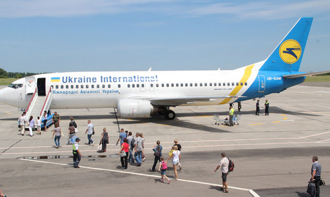 МАУ запускает рейс из Винницы в Варшаву