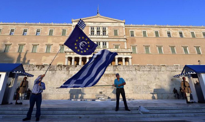 Парламент Греции одобрил пакет непопулярных реформ