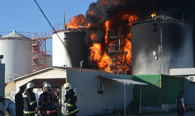 Полиция нашла виновных в пожаре на нефтебазе БРСМ под Киевом