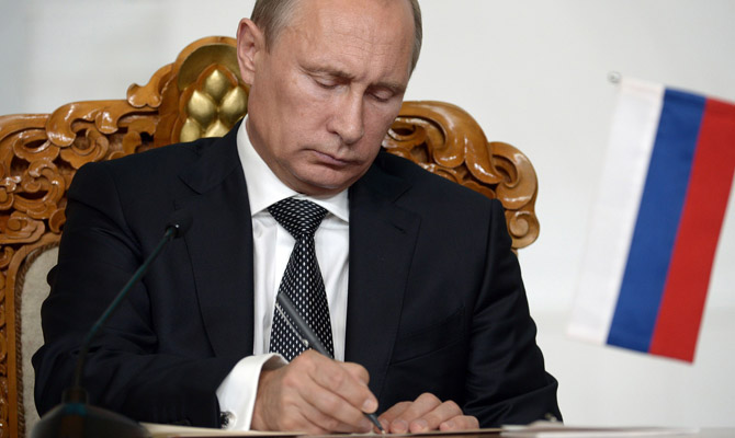 Путин подписал указ о помиловании Савченко