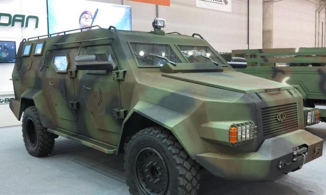 «Богдан» рассчитывает до конца года поставить военным минимум 10 броневиков «Барс»