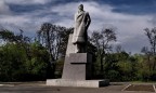 В Одессе снесли с постамента 10-метрового Ленина