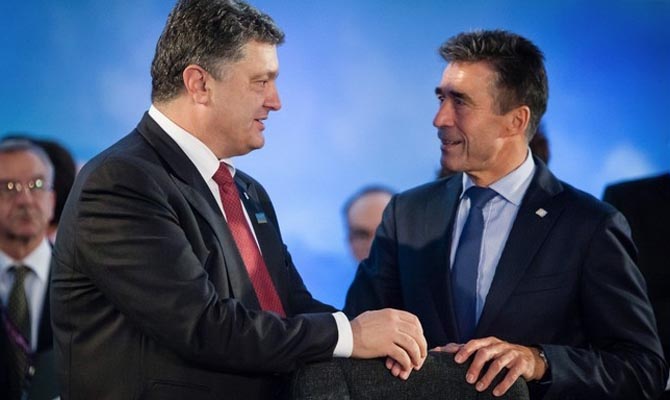 Расмуссен подсказал, как добиться продления санкций против России