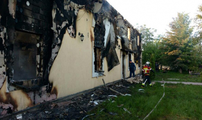 Порошенко поручил оказать помощь пострадавшим при пожаре под Киевом