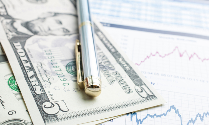 Нацбанк: в мае гривня укрепилась к доллару на 4,1%