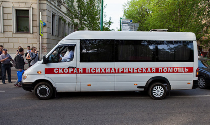 КС запретил принудительное лечение в психбольнице без решения суда