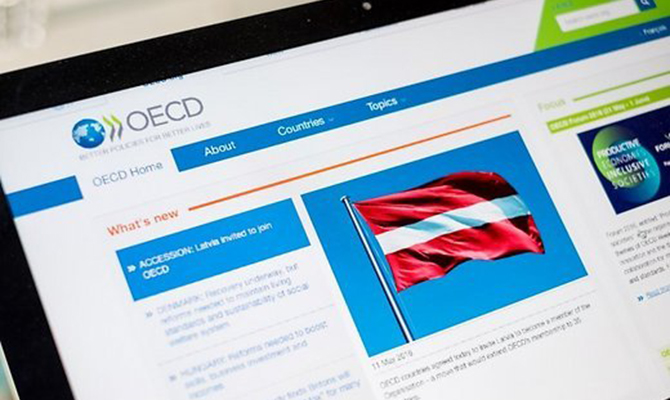 Латвия подписала договор о присоединении к ОЭСР