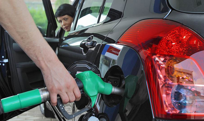 АМКУ сможет доказать ценовой сговор на рынке бензина через полгода