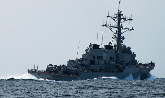 Эсминец США Porter приближается к Черному морю