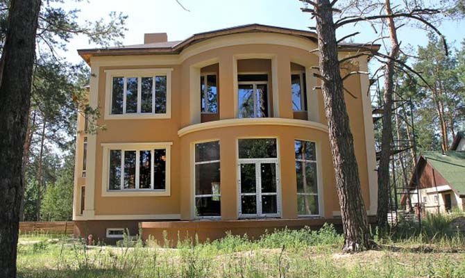 Фонд гарантирования вкладов продает частные дома под Киевом