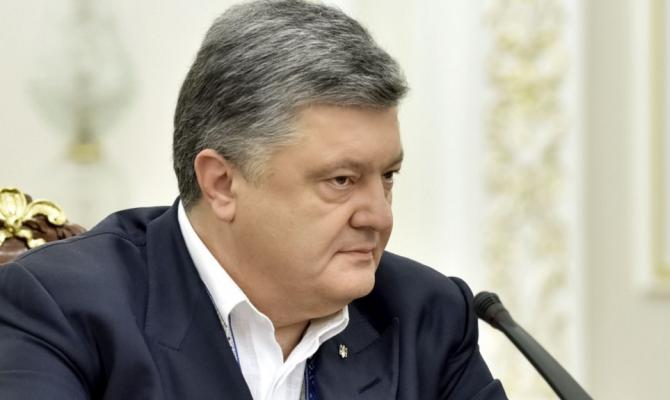 Порошенко обещает вернуть всех незаконно удерживаемых в РФ украинцев домой