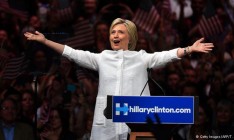 Клинтон победила на последних предварительных выборах в Вашингтоне