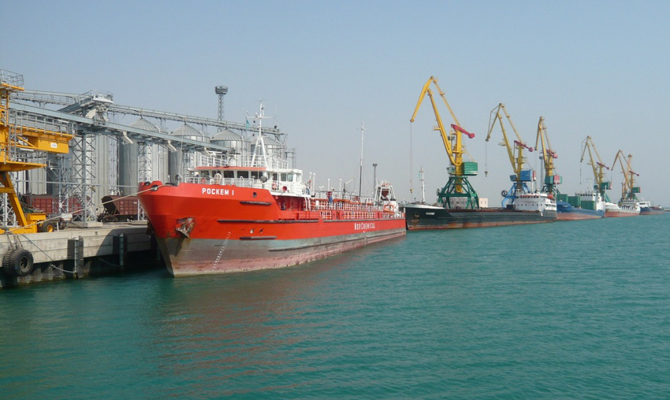 Казахстан призвал украинских перевозчиков объезжать Россию