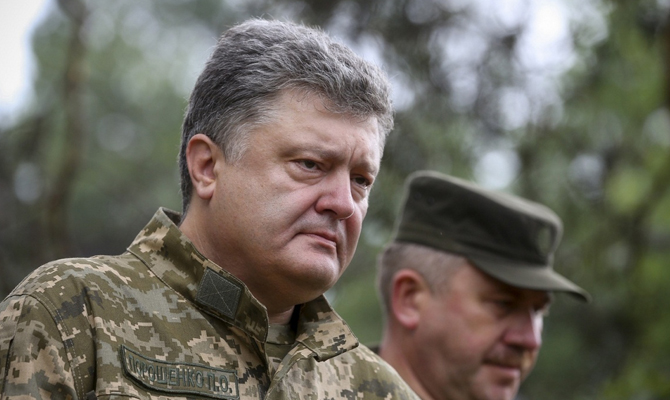 Порошенко помиловал 14 преступников