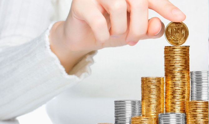 Украинцам обещают 5%-ный рост зарплат до конца года