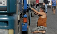 МЭРТ: На российской границе задержаны 43 фуры с украинскими товарами