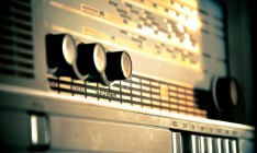 Порошенко подписал закон об увеличении доли украиноязычных песен на радио