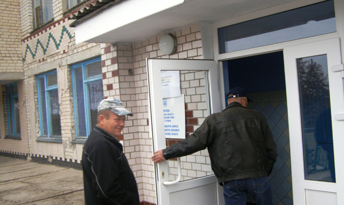 В Херсоне заминировали 8 избирательных участков