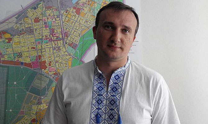 Мэр Ирпеня показал документы об отсутствии дел против него