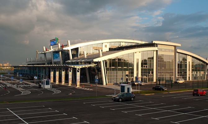 Хмельницкий готов продать аэропорт «Киев»