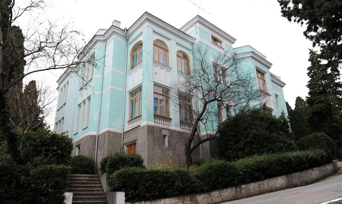 Цареву подарили детский санаторий в Крыму