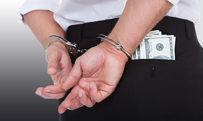 СБУ задержала на взятке руководителя отдела МинАПК