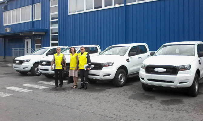 НАТО предоставила автомобили для разминирования Донбасса