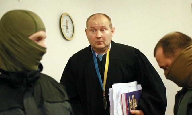 Холодницкий подписал подозрение судье Чаусу и вызвал на допрос