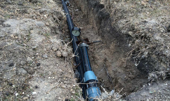 В Луганской области обнаружили подпольный нефтепровод на границе с РФ