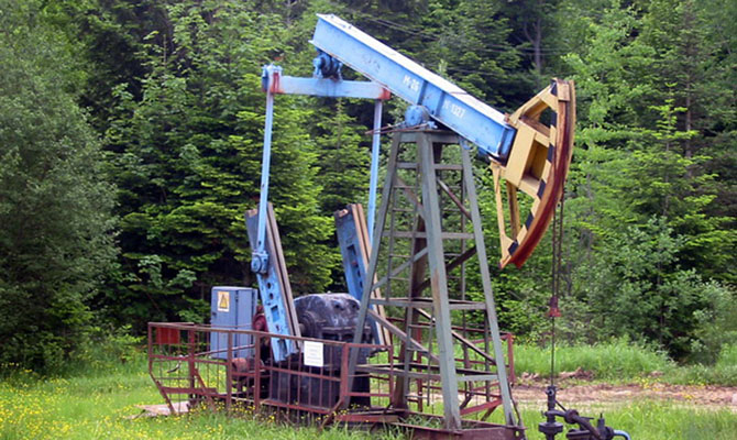«Укрнафта» намерена начать добычу нефти в Сумской и Львовской областях