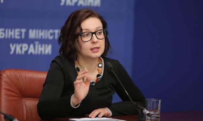 Кабмин принял отставку первого замглавы МОН Совсун