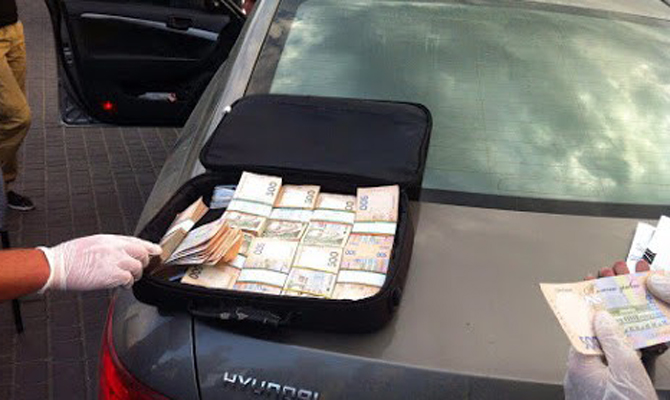 Руководитель одесского вуза погорел на полумиллионной взятке