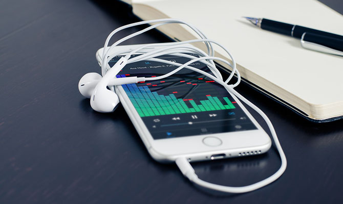 В темпе вальса. Мешает ли музыка во время работы