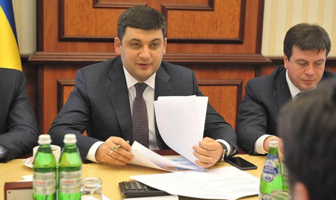 Гройсман раскритиковал мэра Николаева за пользование смартфоном во время совещания
