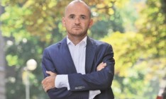 Зам Супрун задекларировал три квартиры и три машины