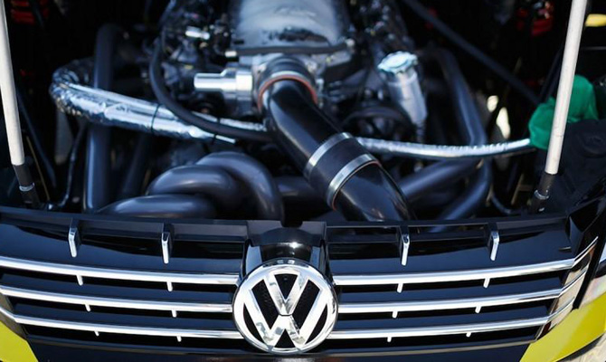 Высший админсуд Украины признал незаконным налог на элитные авто