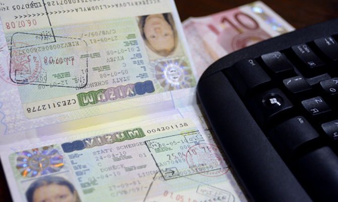 Румыния одобрила бесплатные визы для украинцев