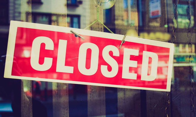 Франция и Германия закрывают посольства в Турции