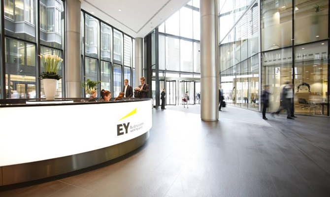 SEC оштрафовал EY на $9,3 млн