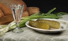 В Николаеве отравились паленкой пятеро человек