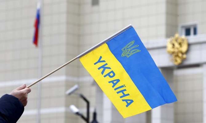 Опрос: Украинцы против разрыва отношений с РФ