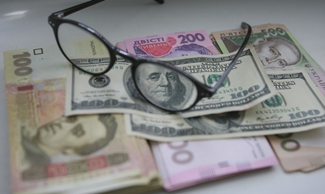 Средняя зарплата в Украине выросла за год на 24%