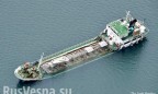 У берегов Японии тонет танкер с химикатами