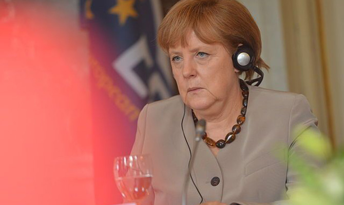 Рейтинг Ангелы Меркель за месяц резко вырос, - опрос
