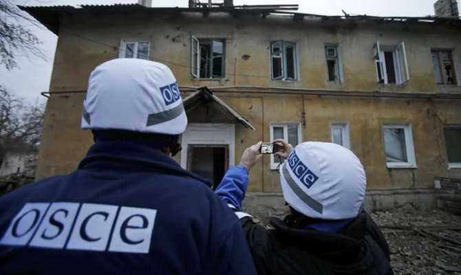 Наблюдателям ОБСЕ снова ограничили доступ к Петровскому и Золотому