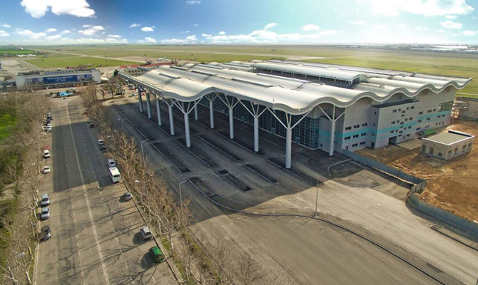 Одесский горсовет вернул аэропорт в коммунальную собственность