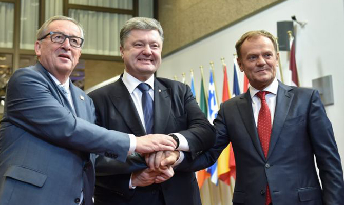 Юнкер и Туск пообещали Украине безвизовый режим